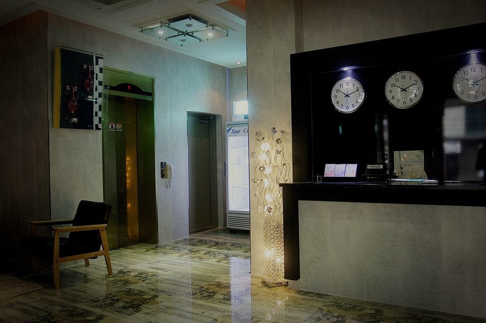 Show Hotel Puszan Kültér fotó